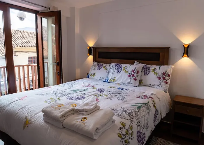 Vista Living 302 *